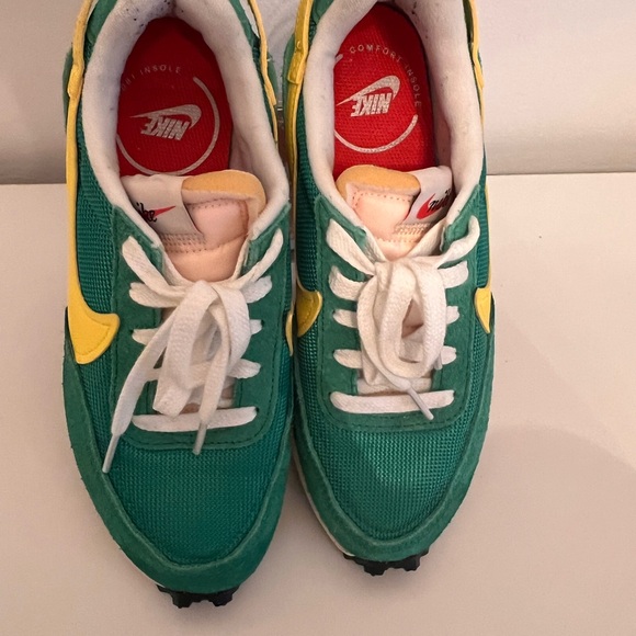 DX293-300 NIKE VINTAGE
Wmns Waffle Debut Vintage 'Stadium Green Opti Yellow' - Picture 11 of 12